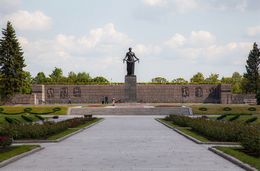 Монумент Родина - Мать